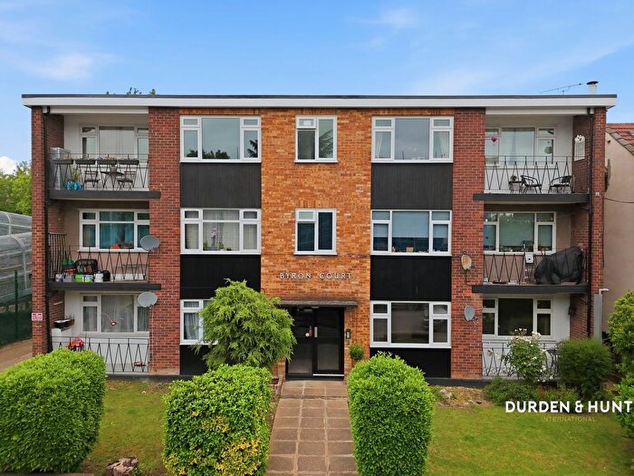 2 Bedroom Flat For Sale In Gordon Road, South Woodford, E18