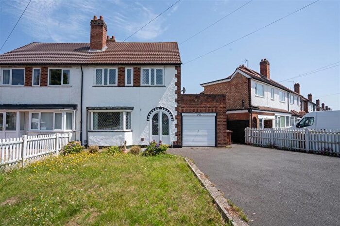3 Bedroom Semi Detached House For Sale In Castle Lane, Solihull, B92