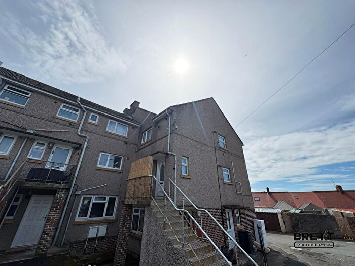 2 Bedroom Flat To Rent In Stephen Street, Milford Haven, Pembrokeshire., SA73