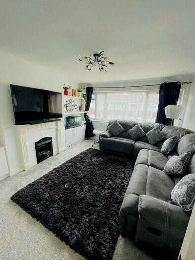 2 Bedroom Flat To Rent In Farnham Road, Slough, SL1