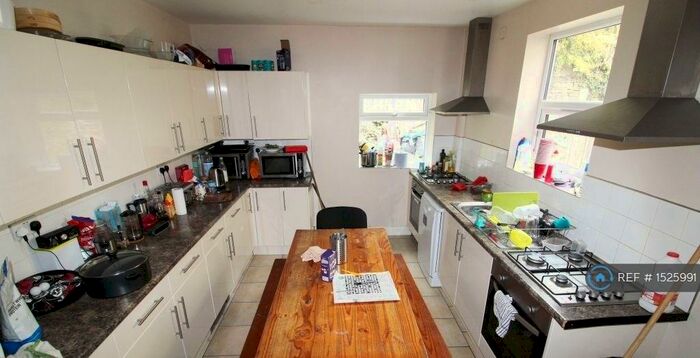 7 Bedroom Terraced House To Rent In Harcourt Road, Sheffield, S10