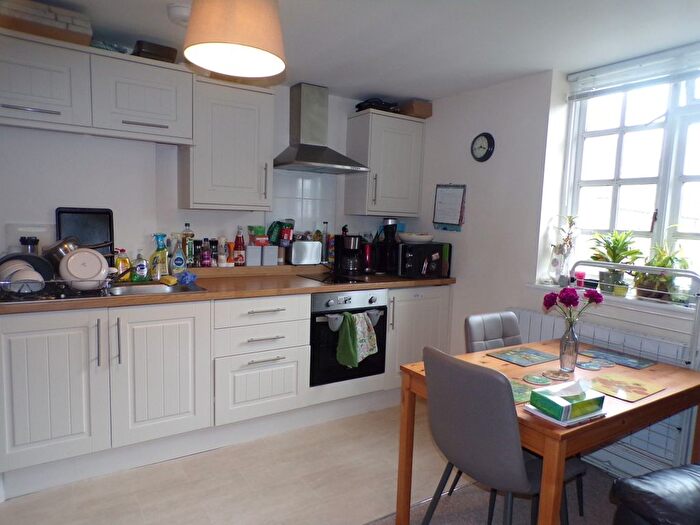 2 Bedroom Flat To Rent In Empress House, Lyndhurst, SO43