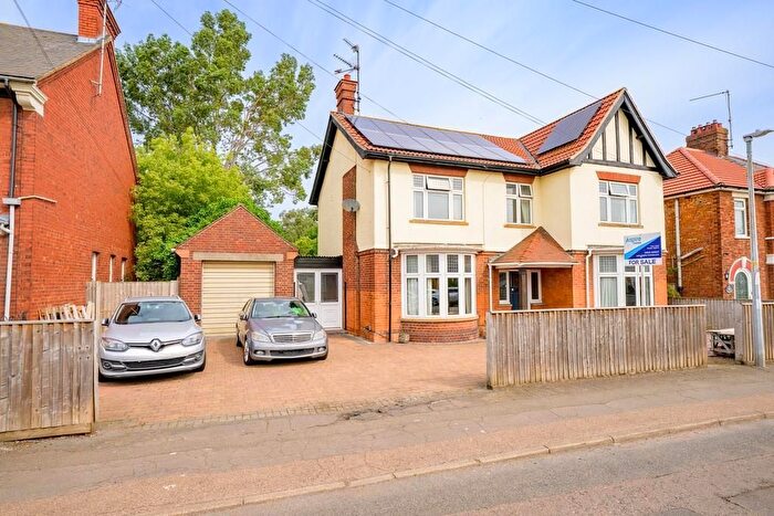 4 Bedroom Detached House For Sale In Victoria Road, Wisbech, Cambridgeshire, PE13