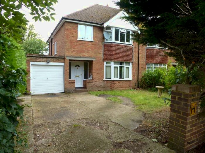 4 Bedroom House To Rent In Christchurch Road, Reading, RG2