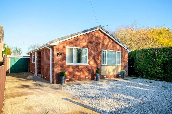 2 Bedroom Detached Bungalow For Sale In Patrington Road, Ottringham, Hull, HU12