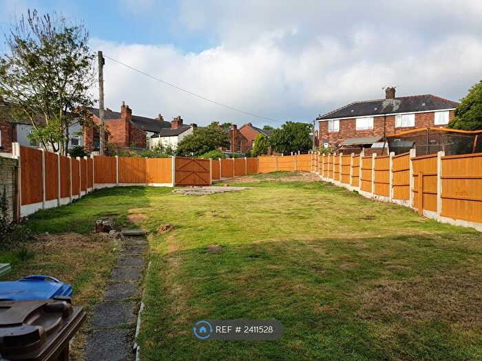 3 Bedroom Semi-Detached House To Rent In Almond Grove, Wigan, WN5