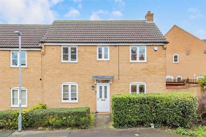 3 Bedroom Semi-Detached House For Sale In Yateley Drive, Barton Seagrave, NN15