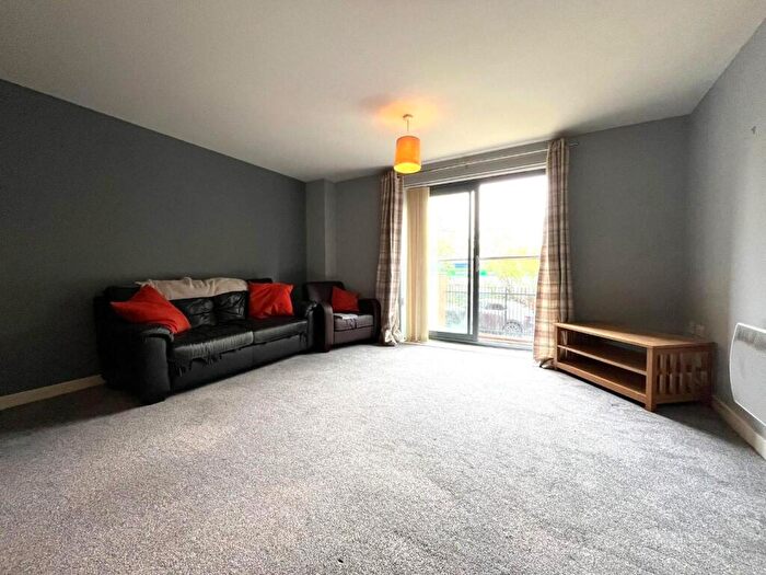2 Bedroom Flat To Rent In Bouverie Court, Leeds, LS9