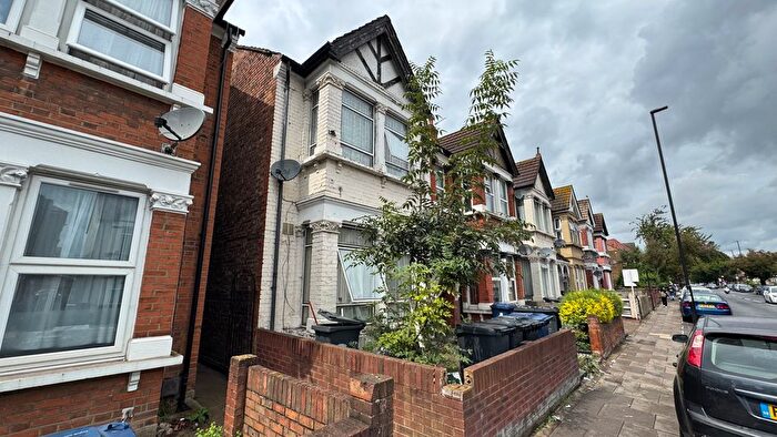 1 Bedroom Flat To Rent In Southall, Middlesex, UB1