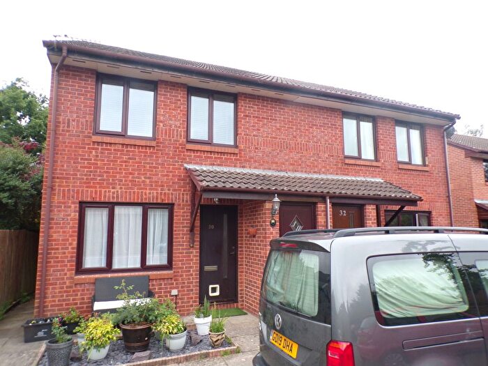 1 Bedroom Flat To Rent In Alder Hill Drive, Southampton, SO40