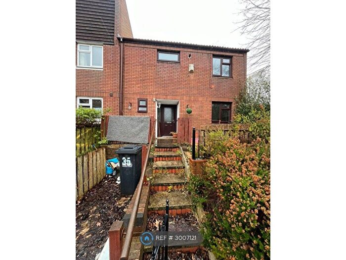 3 Bedroom Semi Detached House To Rent In Baxter Close, Murdishaw, Runcorn, WA7