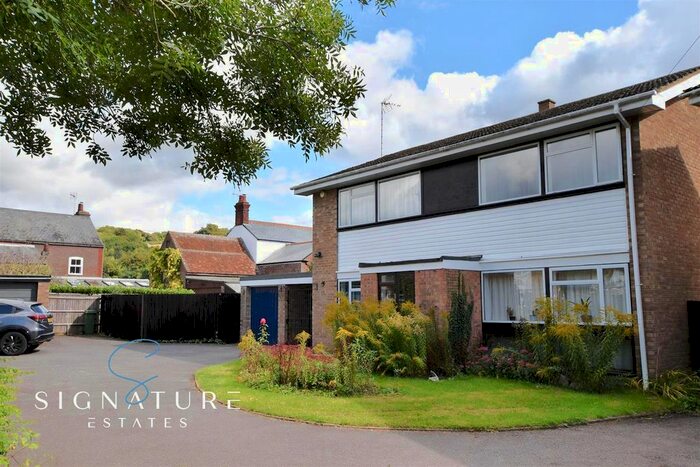 4 Bedroom Property For Sale In Dunstable Road, Dagnall, Berkhamsted, HP4