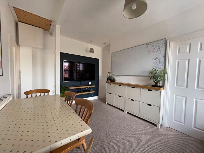 2 Bedroom Flat To Rent In Exning Road, London, E16