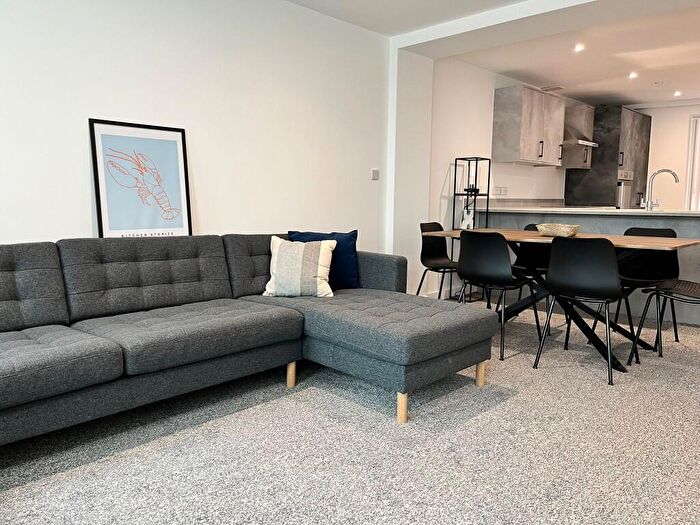 10 Bedroom Flat To Rent In Camden Street, Liverpool, Merseyside, L3