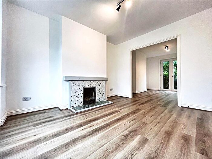 3 Bedroom House To Rent In Turner Road, Worthing, BN14