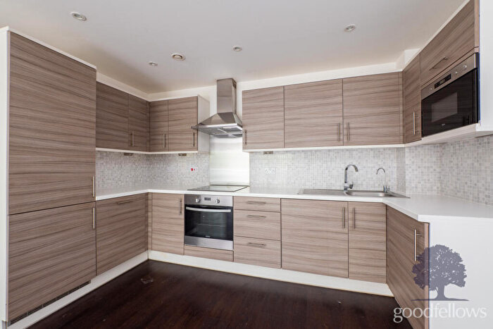 2 Bedroom Apartment To Rent In Damson Way, Carshalton, SM5