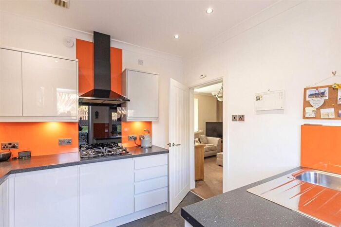 1 Bedroom Bungalow For Sale In Glasgow Road, Bathgate, EH48
