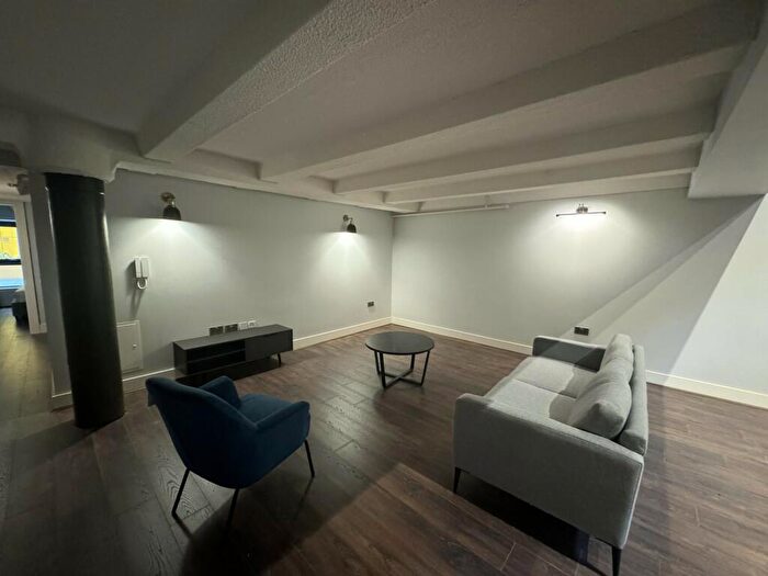 2 Bedroom Apartment To Rent In Tobacco Warehouse, L3