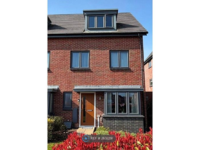 4 Bedroom End Of Terrace House To Rent In Houlton Way, Rugby, CV23