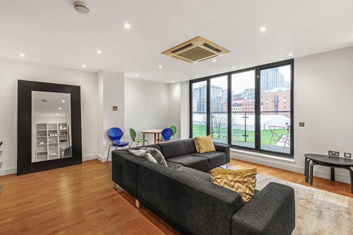 2 Bedroom Flat For Sale In City Road, Westview Apartments, EC1Y