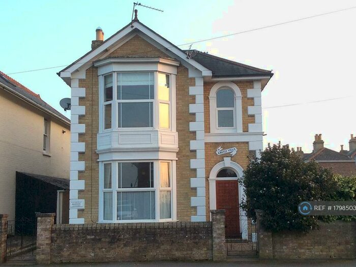 2 Bedroom Flat To Rent In Argyll Street, Ryde, PO33