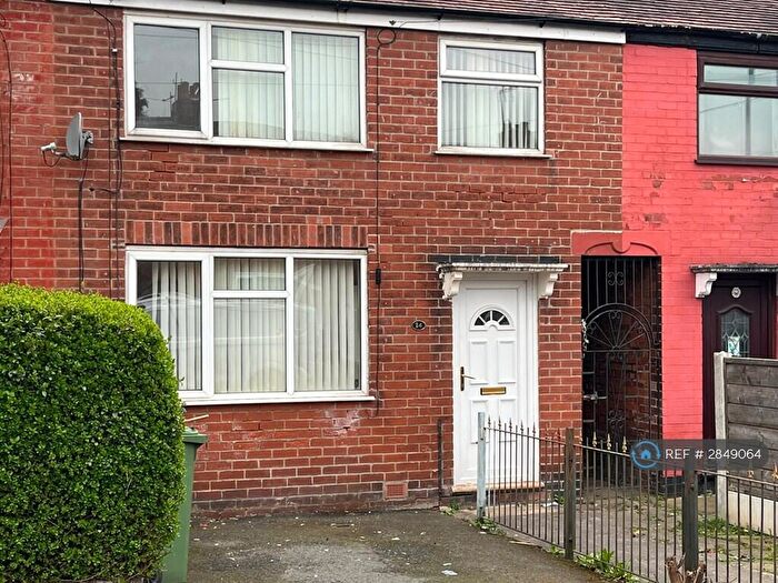 3 Bedroom Terraced House To Rent In Lyme Grove, Manchester, M43