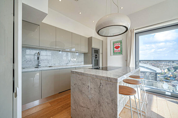 2 Bedroom Apartment For Sale In Croydon Road, Beckenham, BR3