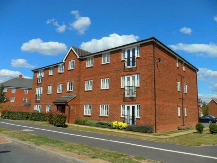2 Bedroom Flat To Rent In Cunningham Avenue, Hatfield, AL10