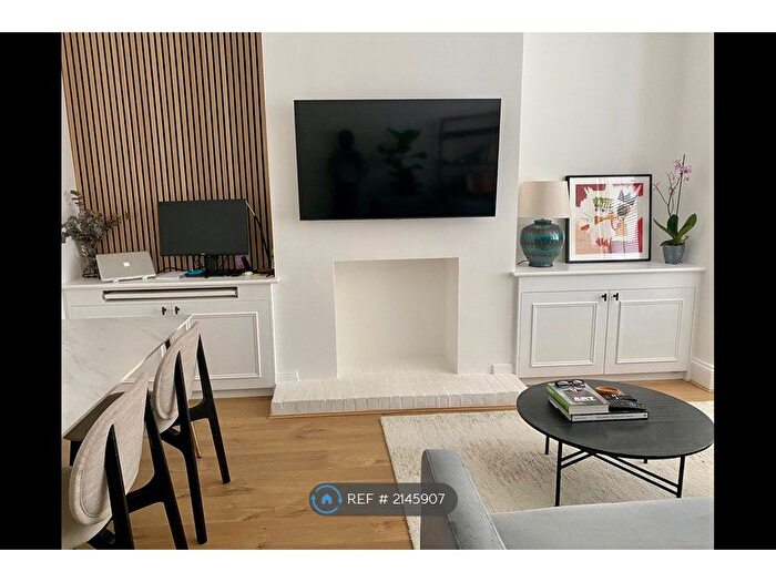 1 Bedroom Flat To Rent In Queens Avenue, London, N3