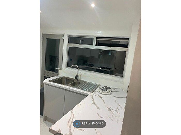 3 Bedroom Semi-Detached House To Rent In Reservoir Road, Birmingham, B29