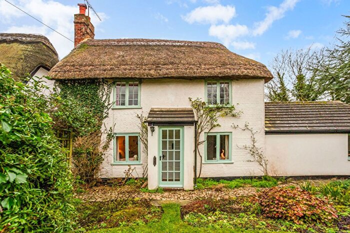 3 Bedroom Cottage For Sale In Clyffe Pypard, Swindon, SN4