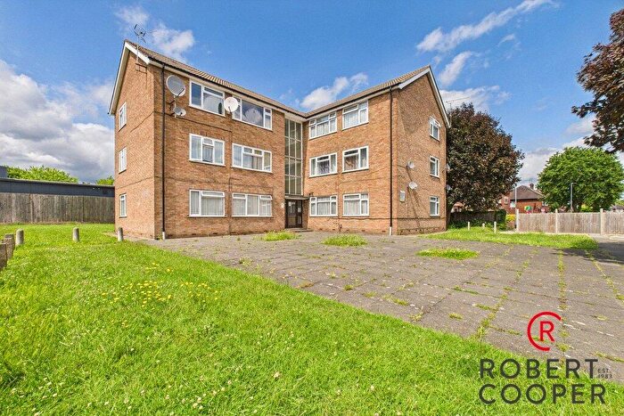 2 Bedroom Apartment To Rent In Victoria Road, Ruislip, HA4