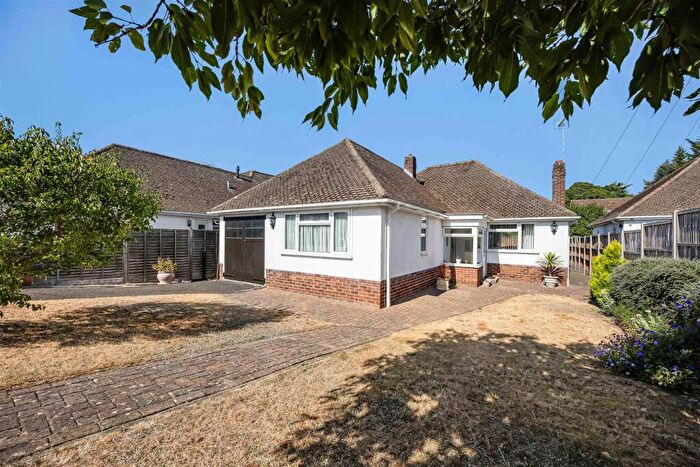 3 Bedroom Bungalow For Sale In Haldane Road, Caversham, Reading, RG4