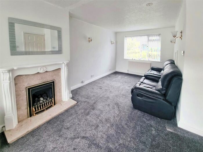 3 Bedroom End Of Terrace House To Rent In Aireworth Close, Keighley, West Yorkshire, BD21