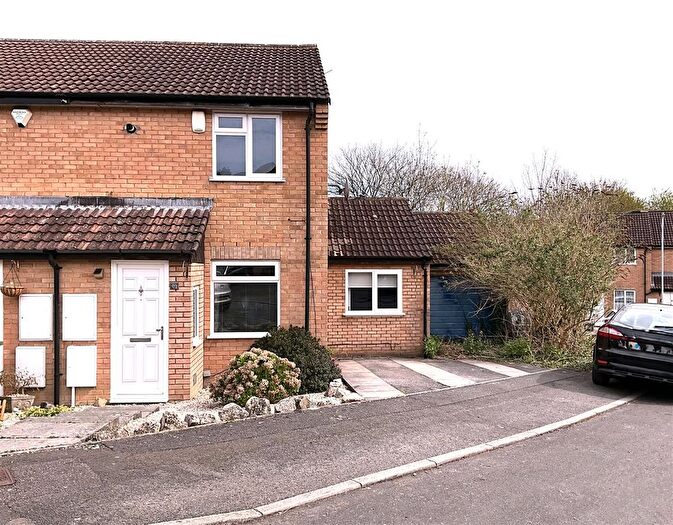 2 Bedroom Semi-Detached House To Rent In Glanville Gardens, Kingswood, Bristol, BS15