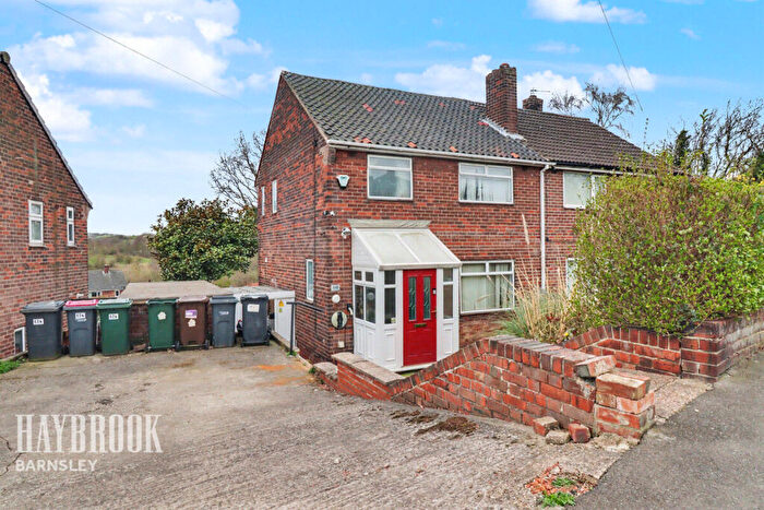 3 Bedroom Semi Detached House For Sale In Knollbeck Avenue, Brampton, S73