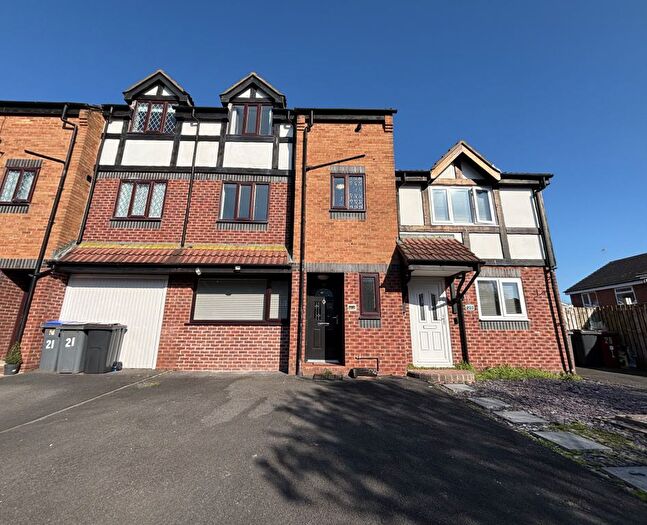 5 Bedroom Town House For Sale In Sandpiper Close, Herons Reach, FY3