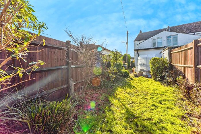 2 Bedroom Flat For Sale In Royal George Road, Burgess Hill, RH15