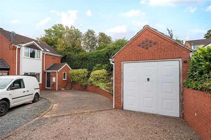 3 Bedroom Link Detached House For Sale In Cherry Close, Bewdley, Worcestershire, DY12
