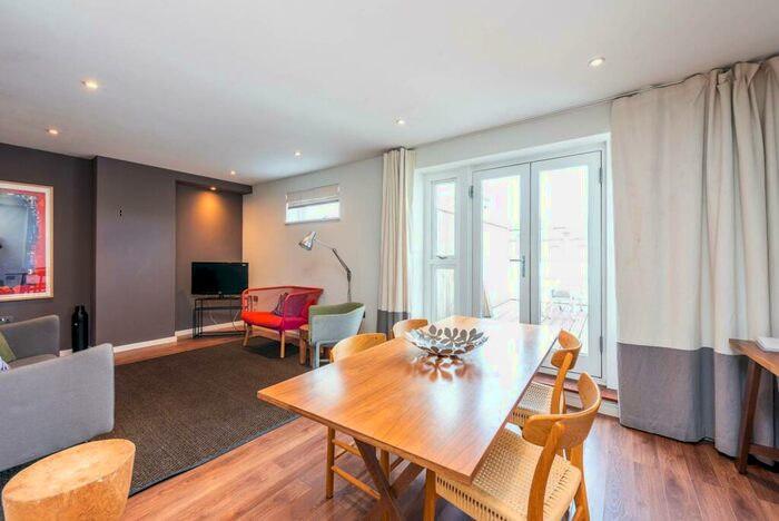 2 Bedroom Flat To Rent In Curtain Road, Shoreditch, London, EC2A