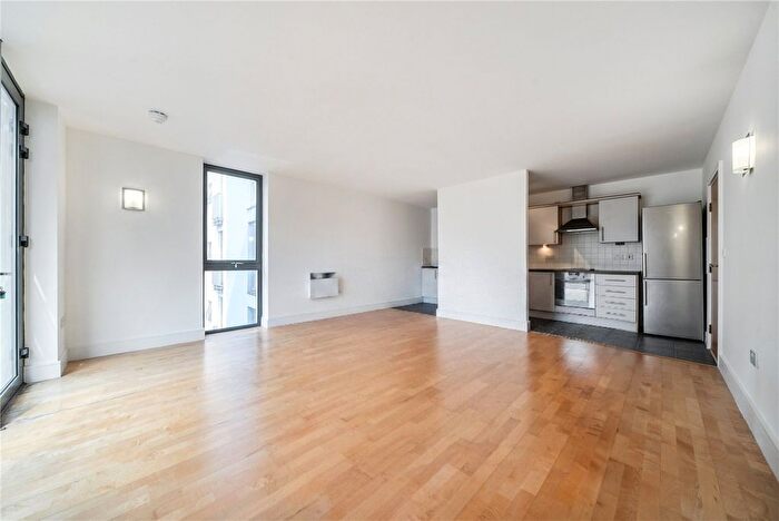 2 Bedroom Flat For Sale In City Walk, London, SE1
