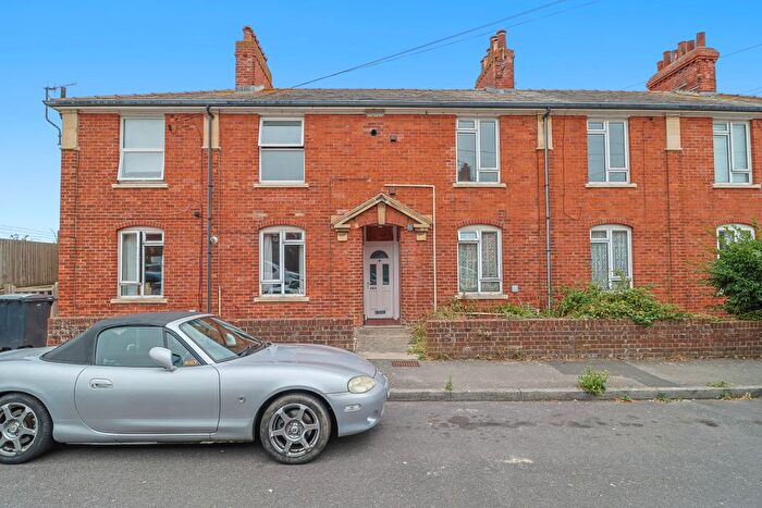 2 Bedroom Flat For Sale In Granville Road, Weymouth, DT4
