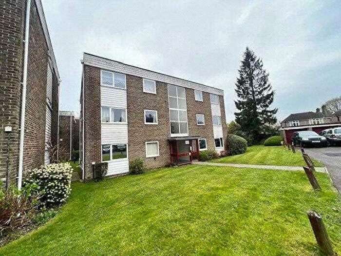 2 Bedroom Apartment To Rent In Elmsleigh Court, Glen Eyre Road, Southampton, SO16