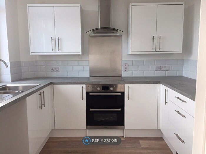 2 Bedroom Flat To Rent In Stockwood, Bristol, BS14