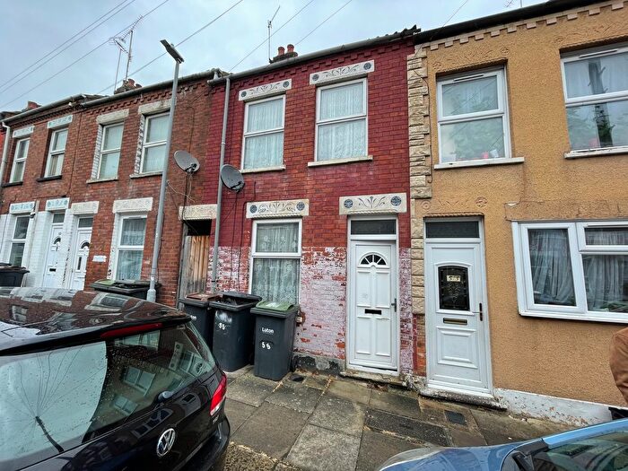2 Bedroom Terraced House To Rent In Warwick Road West, Luton, LU4