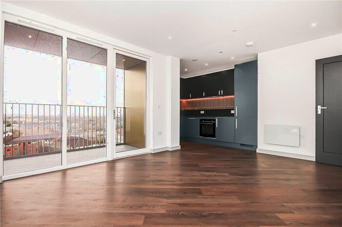 2 Bedroom Flat To Rent In Eden Grove, Staines-Upon-Thames, Spelthorne, TW18