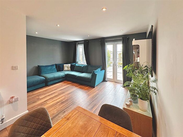3 Bedroom End Of Terrace House For Sale In Chivilas Road, Camborne, TR14