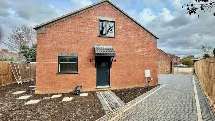 2 Bedroom Detached House To Rent In Talbot Road, Rushden, NN10