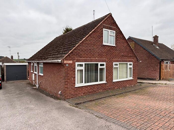 3 Bedroom Detached Bungalow To Rent In Cavell Drive, Danesmoor, Chesterfield, S45