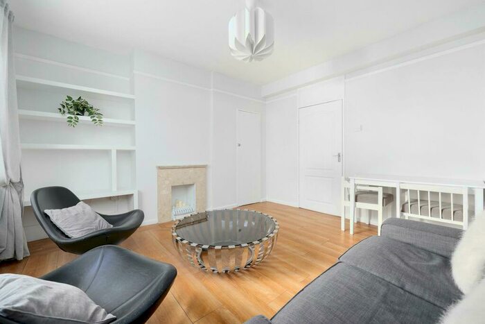 3 Bedroom Flat To Rent In Denmark Hill Estate, London, SE5